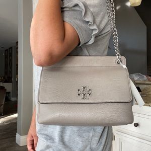 New Tory butch Britten flap shoulder: crossbody bag 💖